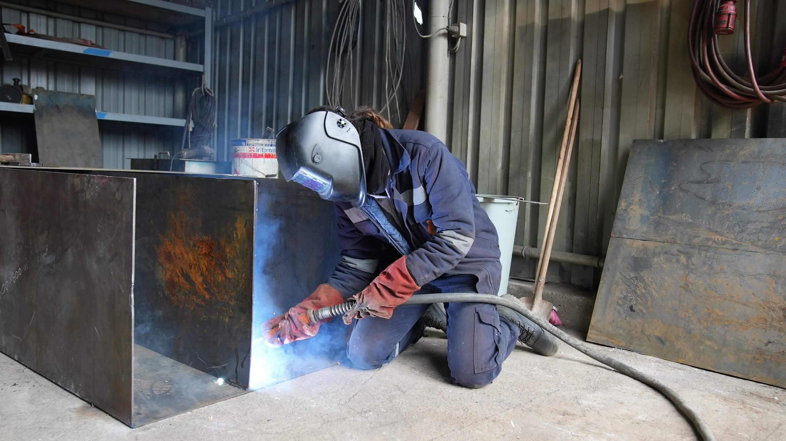 Kadın istihdamı erkeklerin yarısından daha az